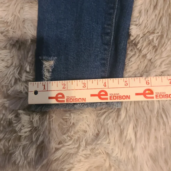 Distressed Blue Women's Jeans Forever 21 - Picture 6 of 14